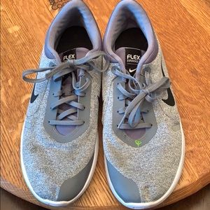Men’s gray Nike flex tennis shoes